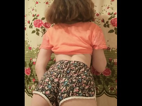 ❤️ Sexy junges Babe zieht ihre Shorts vor der Kamera aus ❤❌ Homemade porn bei de.gaypornforyou.ru ☑